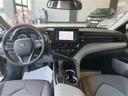 تۆیۆتا کامری